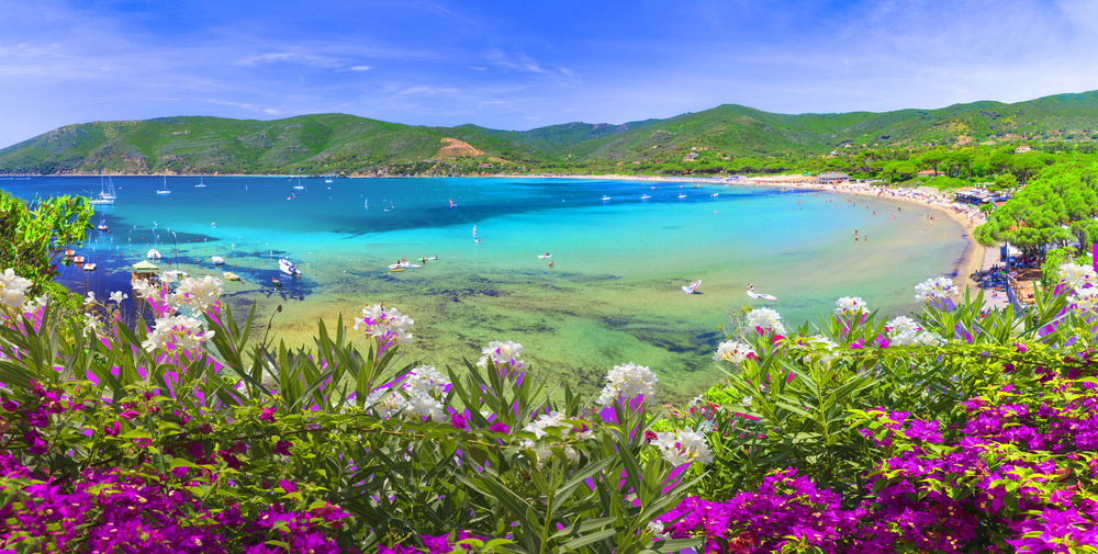 La plage de Lacona pour des vacances en famille